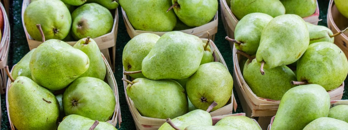 green pear fruits